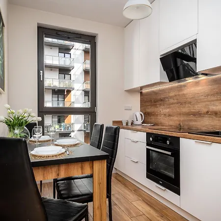 Kasprzaka 29c Two Separate Bedroom Free Garage By Perfect Appartamento